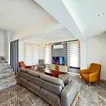 Villa Via Life-1 *