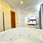 Via Life-1 Villa